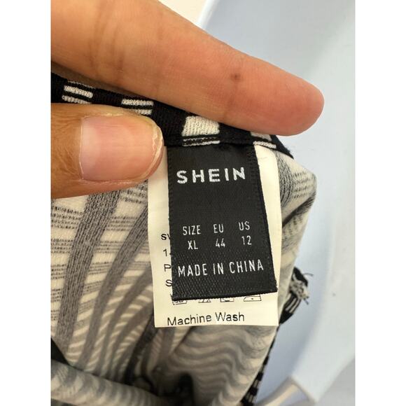 Shein Black & White Striped Spaghetti Strap Romper Jumpsuit Size XL - Picture 4 of 5